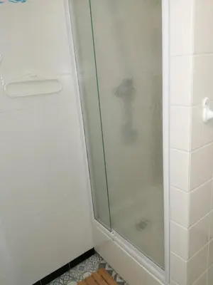 Salle de bains dans l'établissement Les Dunes