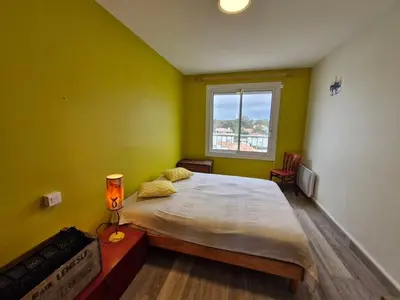Un ou plusieurs lits dans un hébergement de l'établissement Grand balcon face mer appartement 2 chambres rénové
