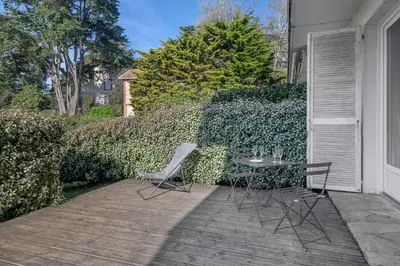 Jardin de l'établissement 20m de la mer - Terrasse - Appartement pour 6