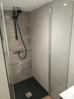 Salle de bains dans l'établissement Annexe du 18