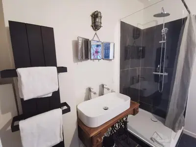 Salle de bains dans l'établissement Exclusivité - La Maison à Vapeur