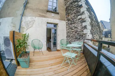 Balcon ou terrasse dans l'établissement Joli studio avec terrasse - proche château - 2 personnes