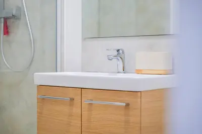 Salle de bains dans l'établissement Joli studio avec terrasse - proche château - 2 personnes