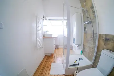 Salle de bains dans l'établissement Appartement très lumineux - vue sur la ville - 4 personnes