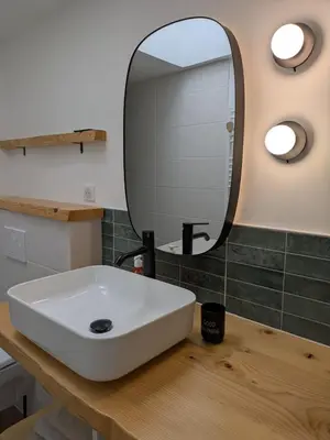 Salle de bains dans l'établissement Agréable dépendance !