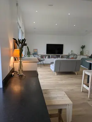 Télévision ou salle de divertissement dans l'établissement Agréable dépendance !