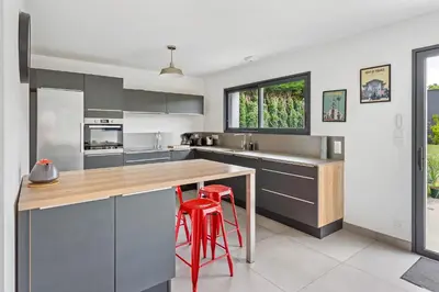 Cuisine ou kitchenette dans l'établissement La Grande Fouques - Calme & Confortable