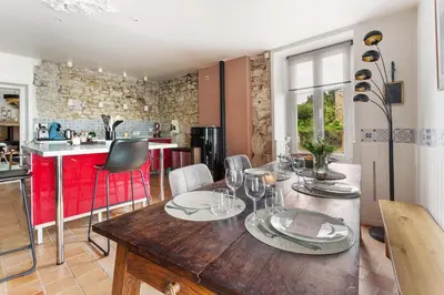 Cuisine ou kitchenette dans l'établissement La Petite Fouques - Confortable et paisible