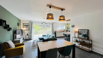 Coin salon dans l'établissement Maison Océan, standing et plage
