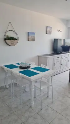 Cuisine ou kitchenette dans l'établissement CHARMANT T2 Avec LOGGIA VUE MER
