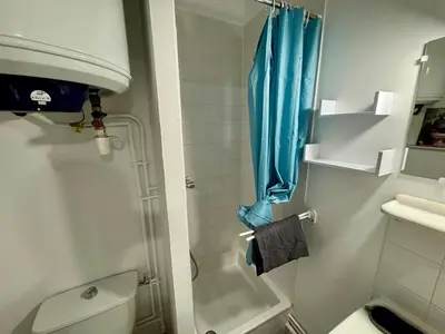 Salle de bains dans l'établissement Appartement Cosy dans le Centre