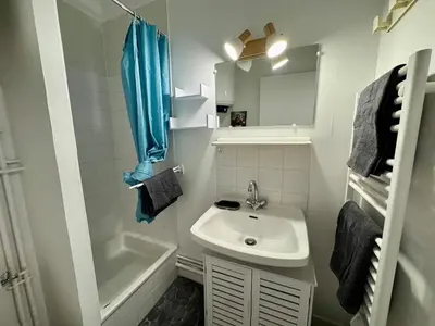 Salle de bains dans l'établissement Appartement Cosy dans le Centre