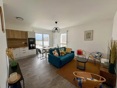 Cuisine ou kitchenette dans l'établissement Nid Urbain - 3 Ch et Terrasse