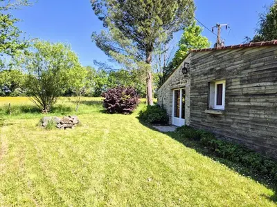 Jardin de l'établissement Le Cellier gîte nature 6 pers les Herbiers