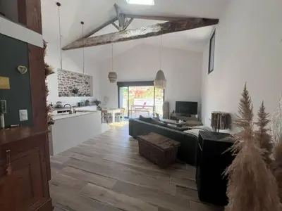 Cuisine ou kitchenette dans l'établissement la maison de Mélissa