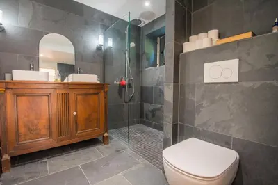 Salle de bains dans l'établissement l'élégante
