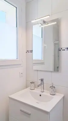 Salle de bains dans l'établissement Les Logis du Haut Bodio
