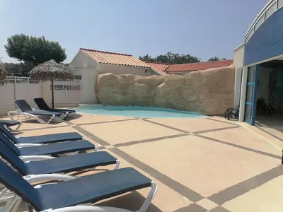 Piscine de l'établissement Mobil-home bord de plage à Saint-Hilaire-de-Riez ou située à proximité