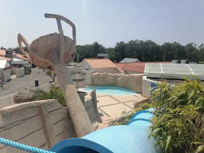 Piscine de l'établissement Mobil-home bord de plage à Saint-Hilaire-de-Riez ou située à proximité