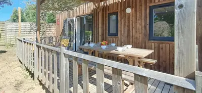 Balcon ou terrasse dans l'établissement Kabana La palmeraie- confort- détente assurée - 7 kms plages