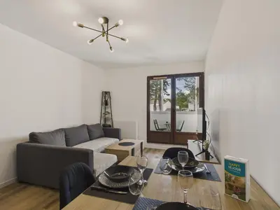 Coin salon dans l'établissement 200m de la mer - Appartement pour 4 avec balcon