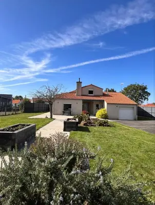 Jardin de l'établissement Maison Gîte adapté Handicapé et PMR