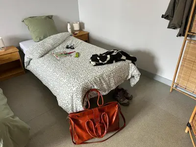 Un ou plusieurs lits dans un hébergement de l'établissement Lit en dortoir - Maison du canal - Sur la rive de Pont Miny