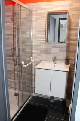 Salle de bains dans l'établissement Maison Vendéenne avec Prestations