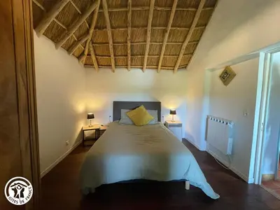 Un ou plusieurs lits dans un hébergement de l'établissement Séjour Authentique en Bourrines Traditionnelles à Beauvoir-sur-Mer - FR-1-426-583
