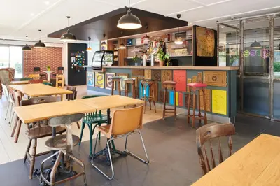 Restaurant ou autre lieu de restauration dans l'établissement Greet Hôtel Saint-Nazaire Trignac Nouvelle Marque du Groupe Accor