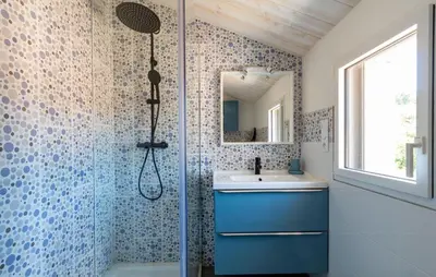 Salle de bains dans l'établissement Beautiful Home In Saint Jean De Monts