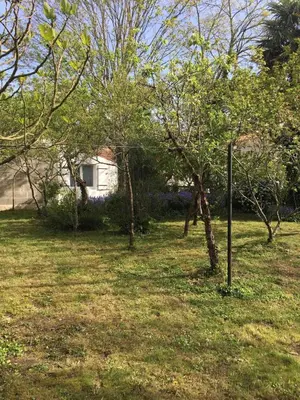 Jardin de l'établissement Résidence agréable proche de la mer
