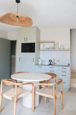 Cuisine ou kitchenette dans l'établissement Les Gites de Princé