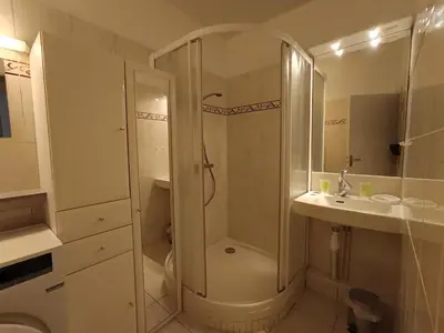Salle de bains dans l'établissement APPARTEMENT à 5 mn de la plage