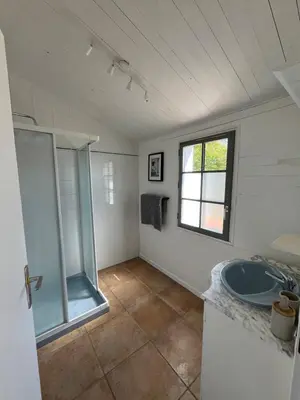 Télévision ou salle de divertissement dans l'établissement Maison L union