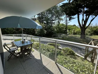 Balcon ou terrasse dans l'établissement Appartement moderne 2 pièces, 4 couchages, terrasse et parking sécurisé à Saint-Jean-de-Monts - FR-1-224C-351