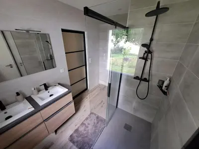 Salle de bains dans l'établissement Chambre chez nous