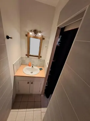 Salle de bains dans l'établissement Chambre chez nous