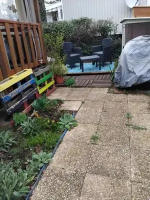 Jardin de l'établissement Bungalow idéal à Saint-Jean-de-Monts avec piscine