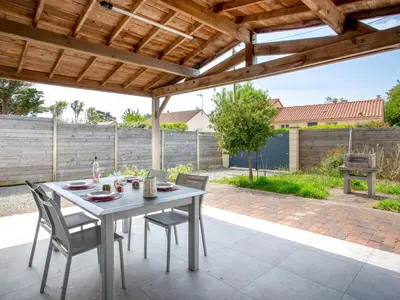 Terrasse ou espace extérieur de l'établissement Holiday Home L'Effet Mer by Interhome