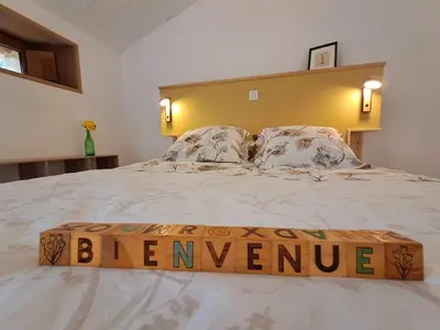 Un ou plusieurs lits dans un hébergement de l'établissement studio voulmentin