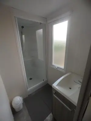 Salle de bains dans l'établissement Sol à gogo 3 Chambres à 50 m de la plage