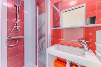 Salle de bains dans l'établissement La Maison de Retz - 400m centre - Jardin