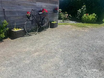 Vélo sur le terrain de l'établissement logement insolite KOTA ou dans les environs