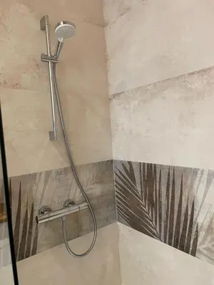 Salle de bains dans l'établissement Villa Rosso