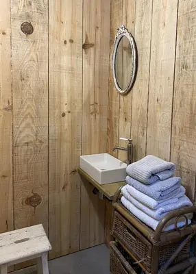 Salle de bains dans l'établissement Le logis de la Grange aux Gîtes de l'Etang des Noues,