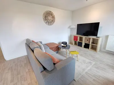 Télévision ou salle de divertissement dans l'établissement Marcel - Avec parking proche Atlantis et Zenith
