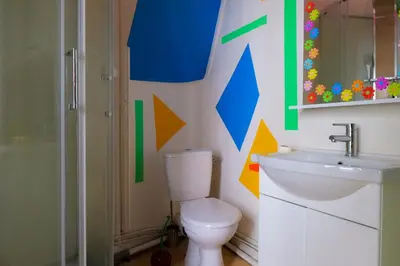 Salle de bains dans l'établissement Studette pop art Angers - 2 personnes