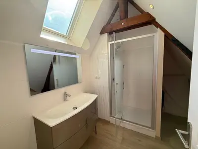Salle de bains dans l'établissement Étage complet à la campagne