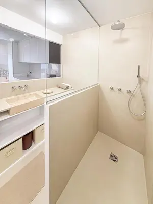 Salle de bains dans l'établissement Front de mer, confort et élégant